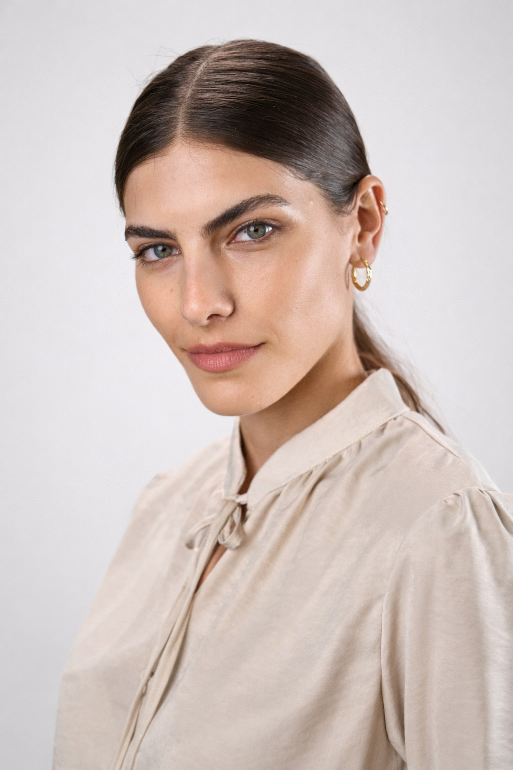 BLUSA CUELLO MAO CON LAZOS - Imagen 5