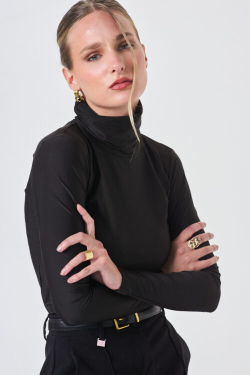 POLERA EN MICROFIBRA