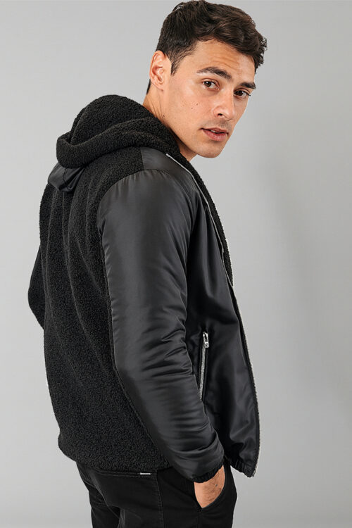 CAMPERA CON CAPUCHA