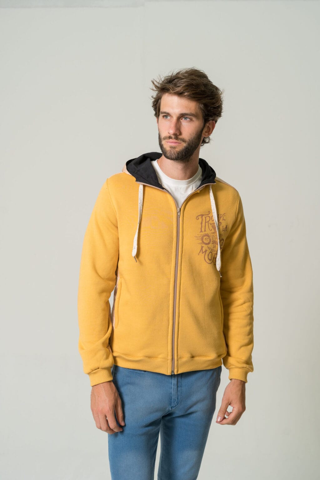CAMPERA CON CAPUCHA - Imagen 2
