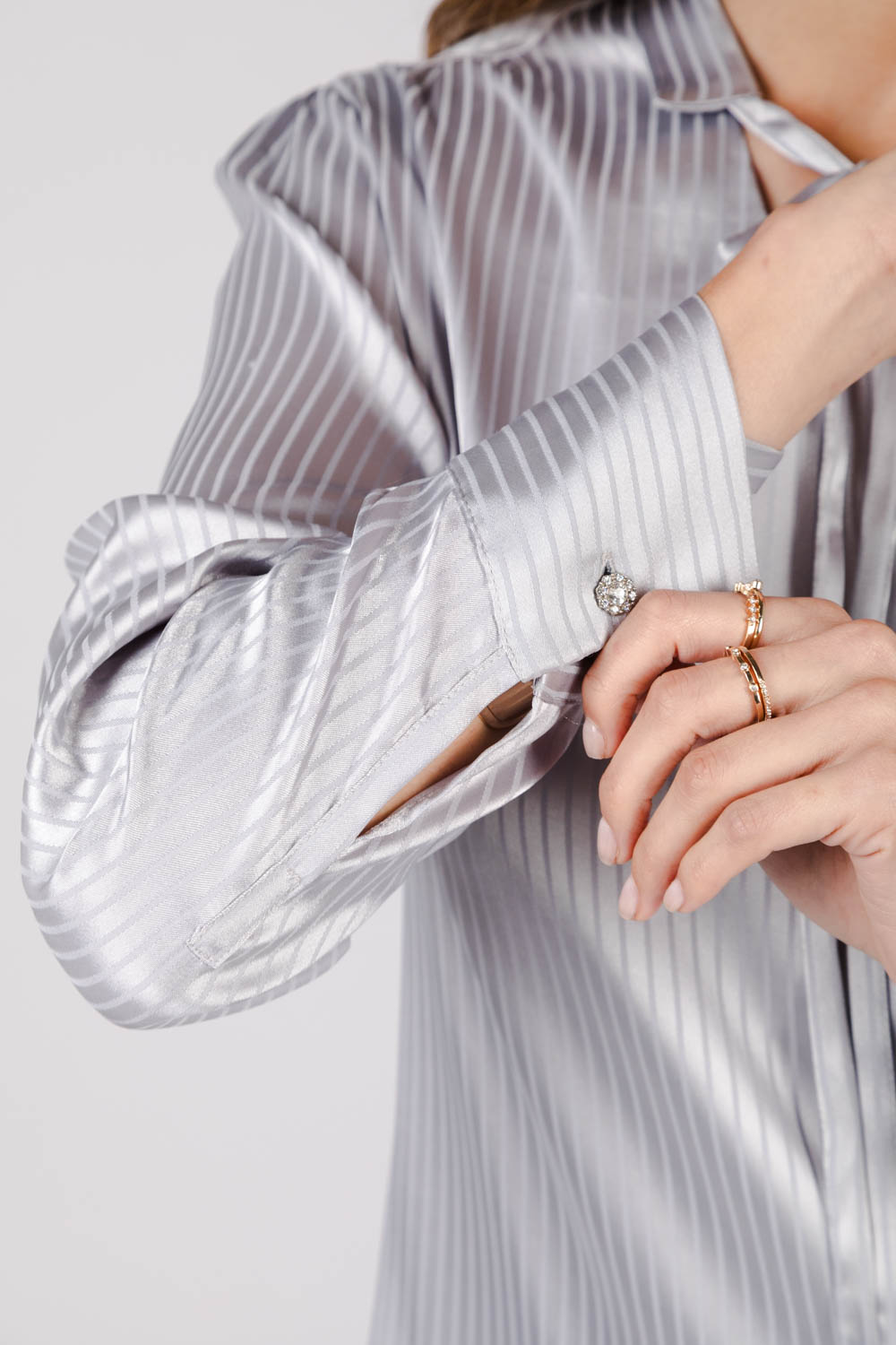 BLUSA EN SATÉN JAQUARD - Imagen 4