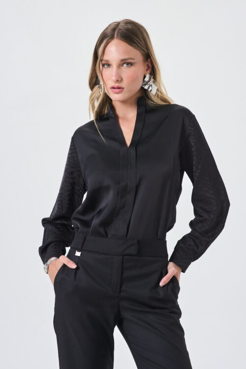 BLUSA DE SATÉN MANGA COMBINADAS