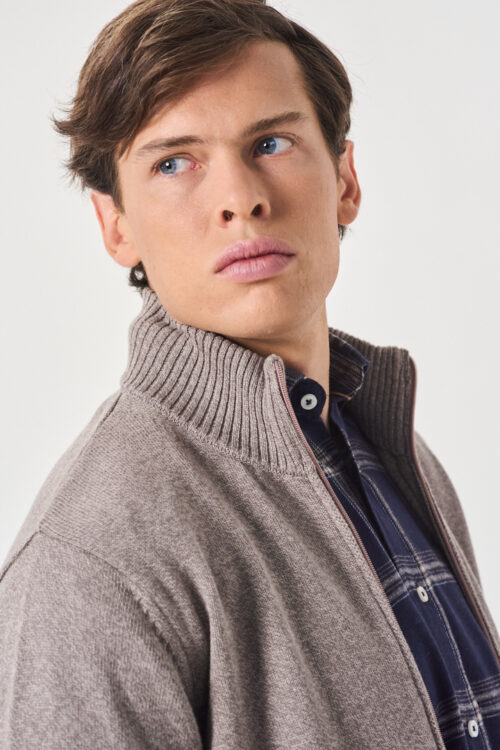 SWEATER CAMPERA CON CIERRE