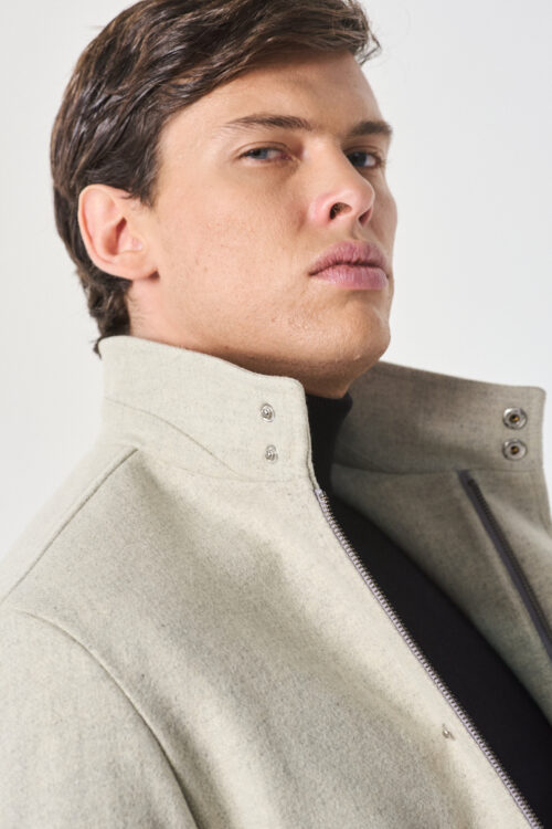 GABAN PAÑO CON CIERRE MATELASSE INTERIOR