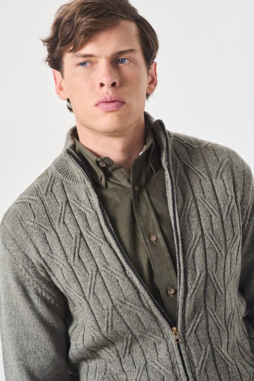 SWEATER CARDIGAN CIERRE PUNTO ESPIGA GRIS