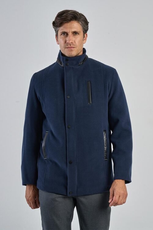 GABAN CORTO CON MATELASSE Y CIERRE COMBINADO