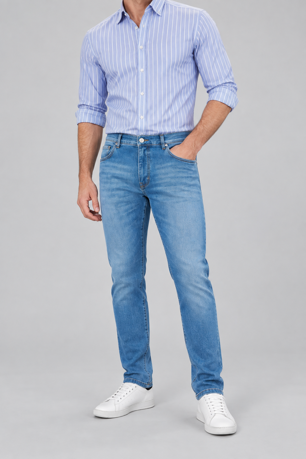 PANTALON DENIM 5 BOLSILLOS CORTE TIRO MEDIO - Imagen 2