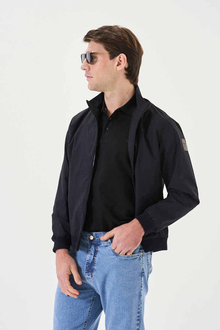 CAMPERA ROMPEVIENTO CON PUÑO Y RECORTE - Imagen 3