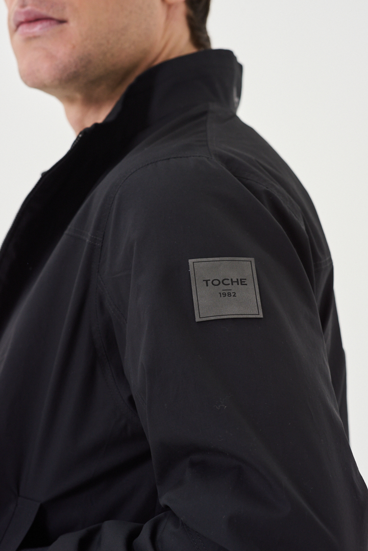 CAMPERA ROMPEVIENTO CON PUÑO Y RECORTE - Imagen 6