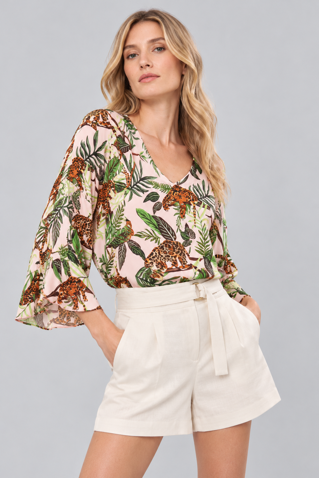BLUSA ESCOTE V SAFARI - Imagen 2